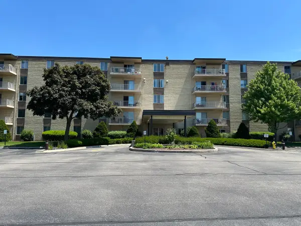110 W Butterfield Road #402S, Elmhurst, IL 60126