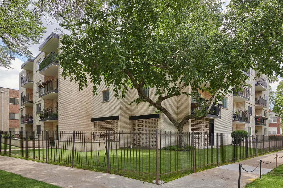 7074 N Ridge Boulevard #1E, Chicago, IL 60645 - #1