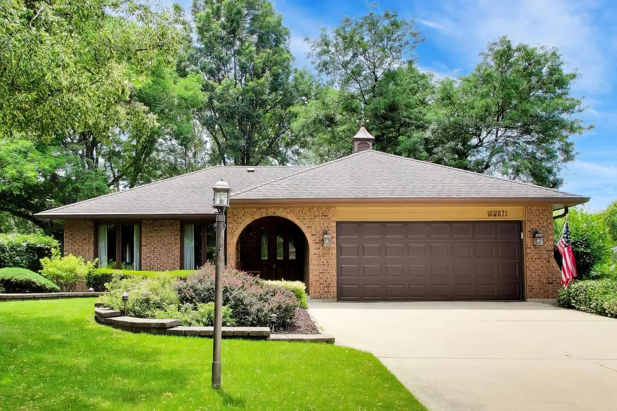 16W671 Fern Street, Willowbrook, IL 60527 - #1