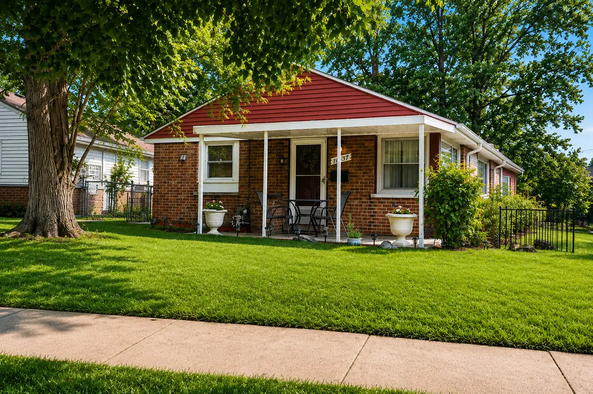 10037 Harnew Road E, Oak Lawn, IL 60453 - #1