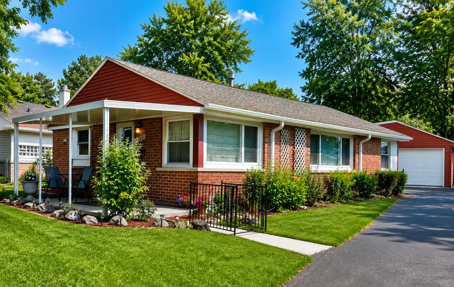 10037 Harnew Road E, Oak Lawn, IL 60453 - #3