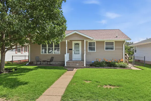 620 3rd Avenue, Camanche, IA 52730