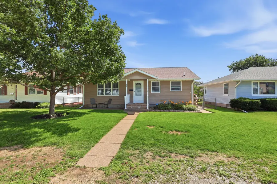 620 3rd Avenue, Camanche, IA 52730 - #3