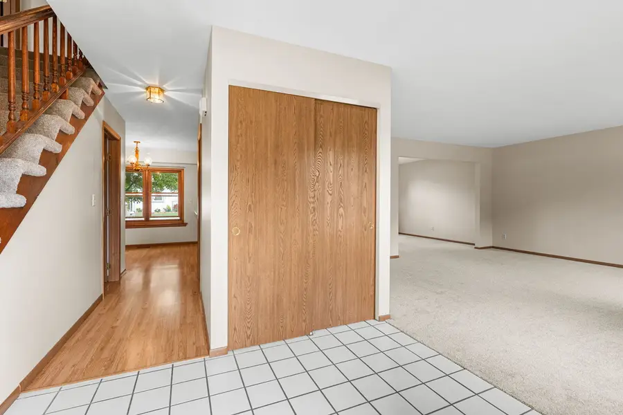 980 Sandalwood Lane, Crystal Lake, IL 60014 - #2