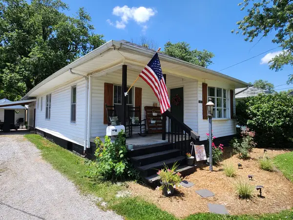 611 S Halliday Avenue, Duquoin, IL 62832