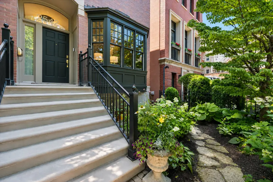 2542 N Wayne Avenue, Chicago, IL 60614 - #2