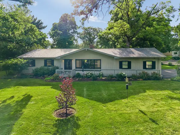 2824 Red Barn Road, Crystal Lake, IL 60012