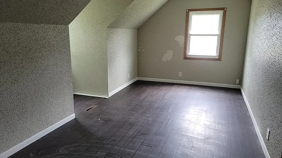 1427 Woods Avenue, Camanche, IA 52730 - #2