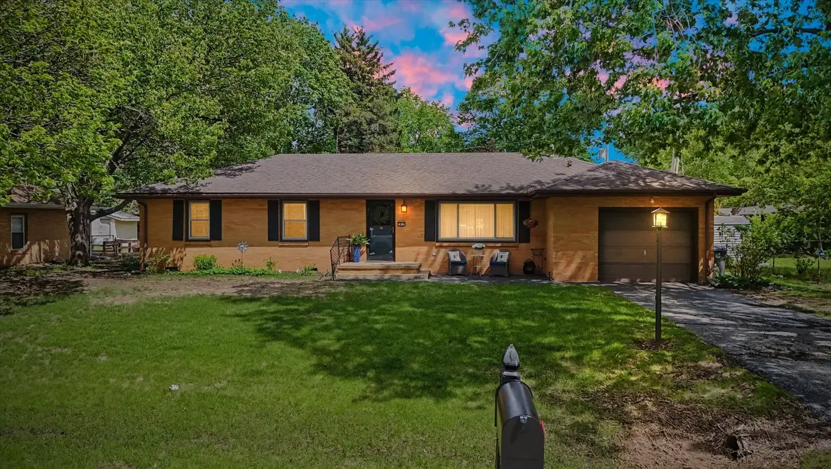 1810 Bellamy Drive, Champaign, IL 61821 - #1