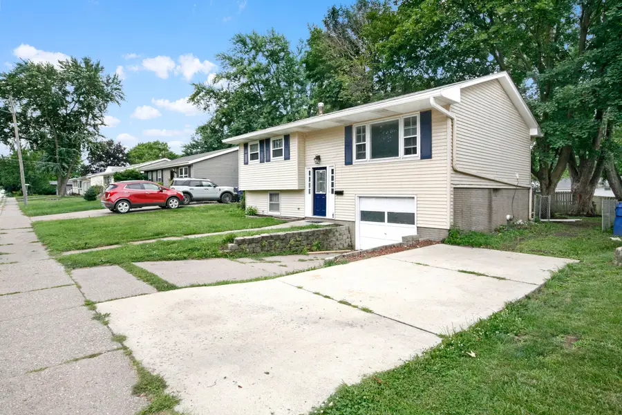 3324 Eastern Avenue, Davenport, IA 52807 - #3
