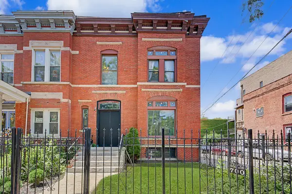 700 S Oakley Boulevard, Chicago, IL 60612