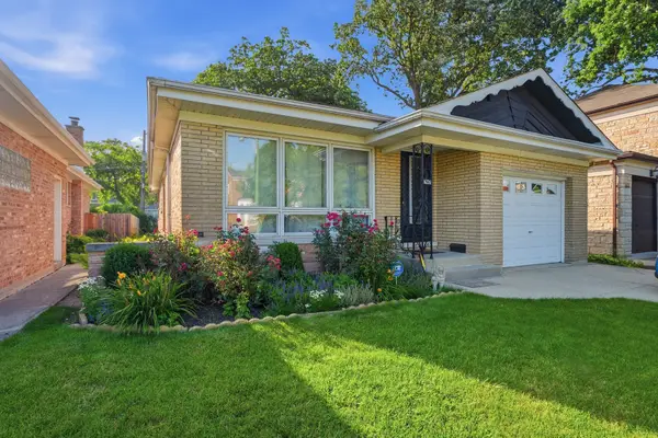 6226 N Le Mai Avenue, Chicago, IL 60646
