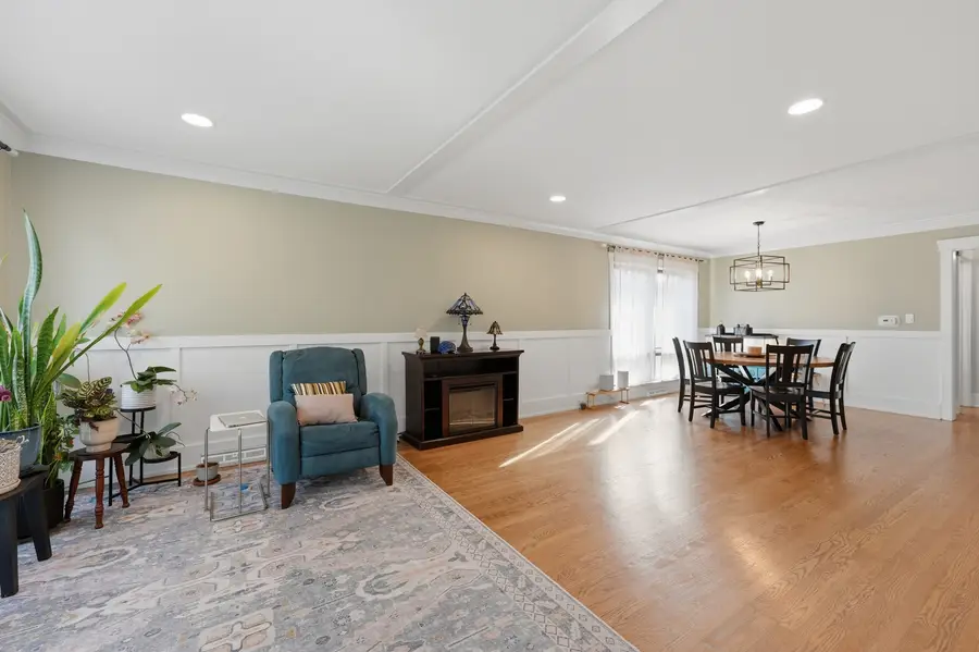 6226 N Le Mai Avenue, Chicago, IL 60646 - #3