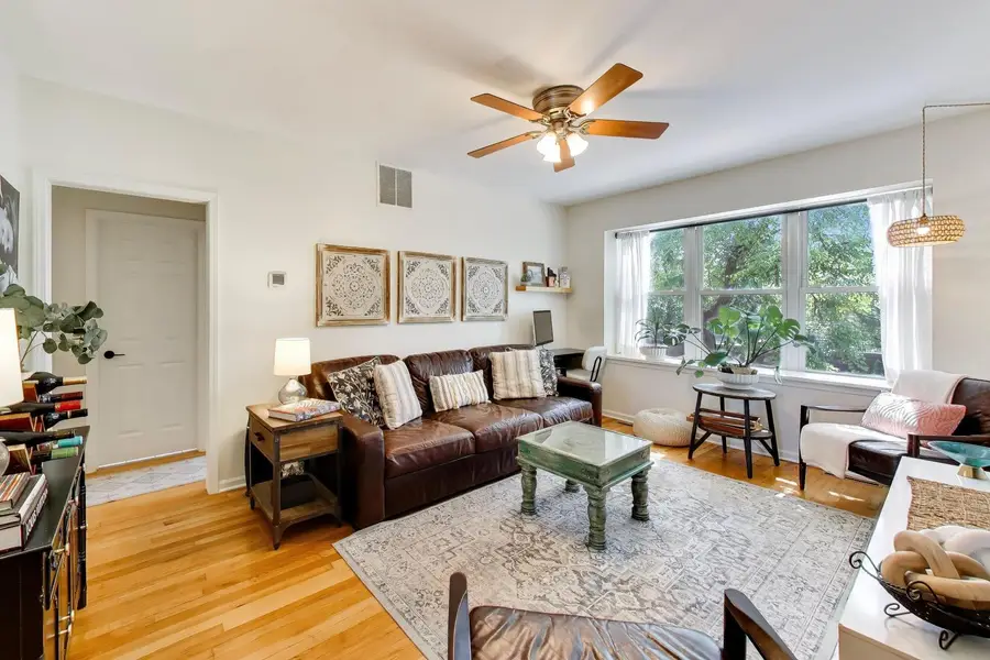3807 N Campbell Avenue #1, Chicago, IL 60618 - #3