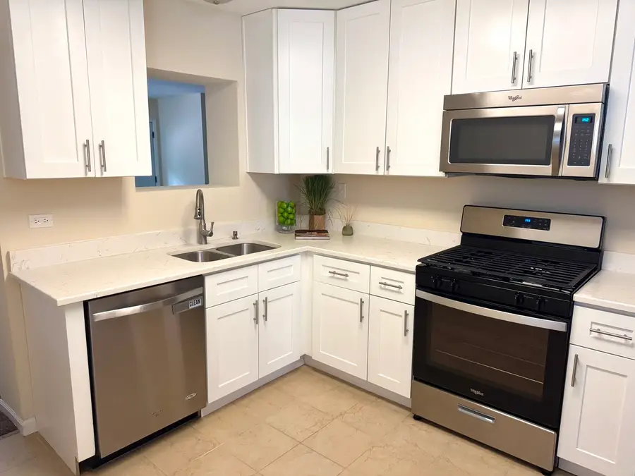 630 E Rockland Road, Libertyville, IL 60048 - #2