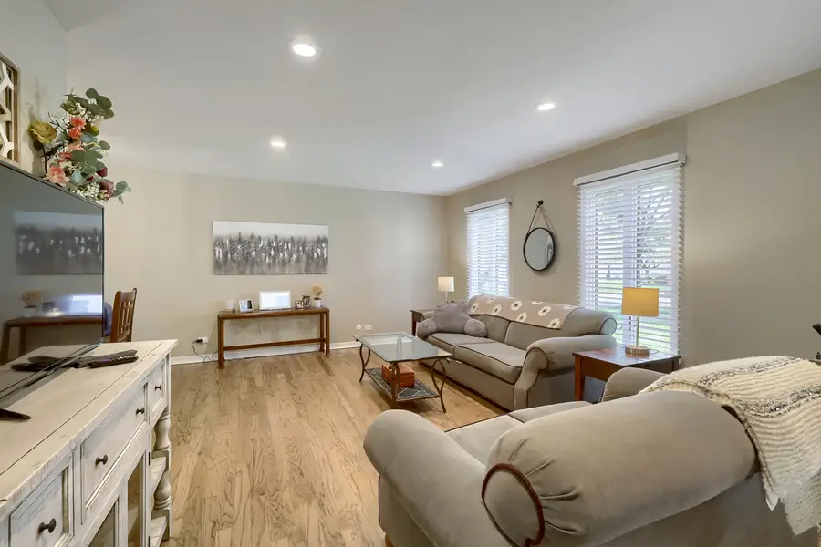271 Hill Avenue, Bartlett, IL 60103 - #3