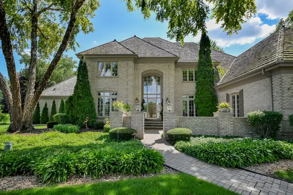 38W601 Clubhouse Drive, St. Charles, IL 60175