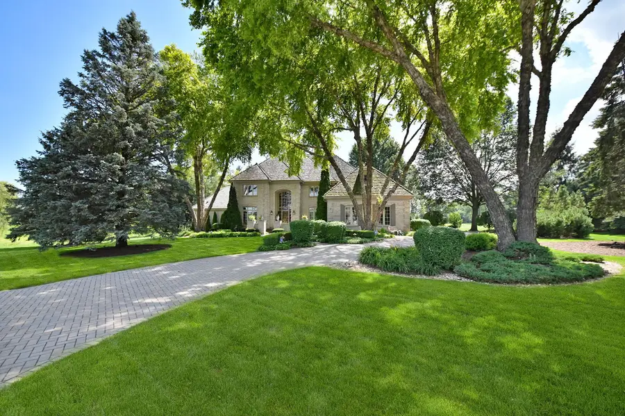 38W601 Clubhouse Drive, Saint Charles, IL 60175 - #2