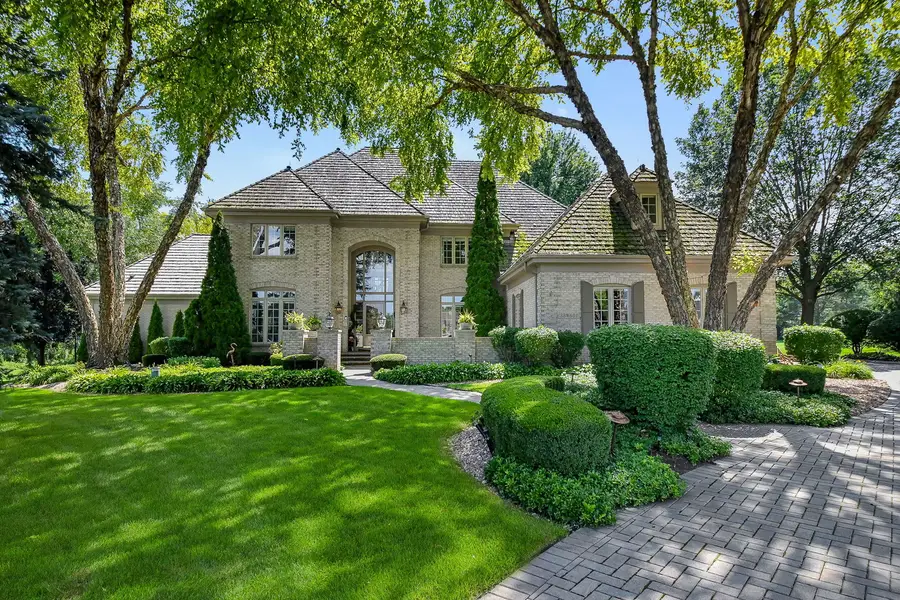 38W601 Clubhouse Drive, Saint Charles, IL 60175 - #3