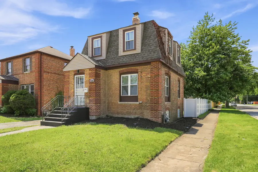 9300 S Francisco Avenue, Evergreen Park, IL 60805 - #2