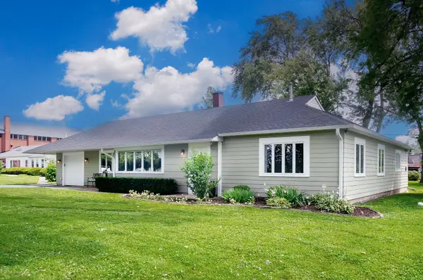 1903 W 58th Place, La Grange Highlands, IL 60525
