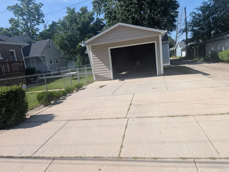 1000 Vine Street, Joliet, IL 60435 - #3
