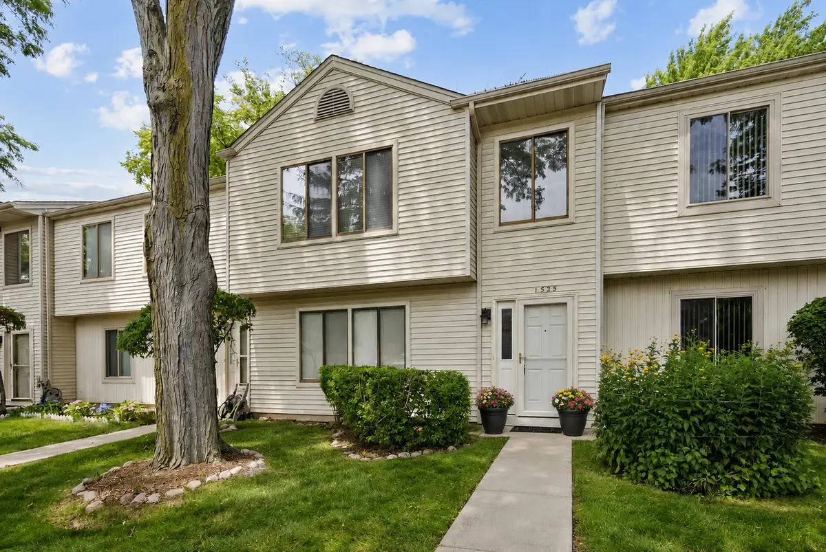 1525 Yale Court #1525, Elk Grove Village, IL 60007 - #1