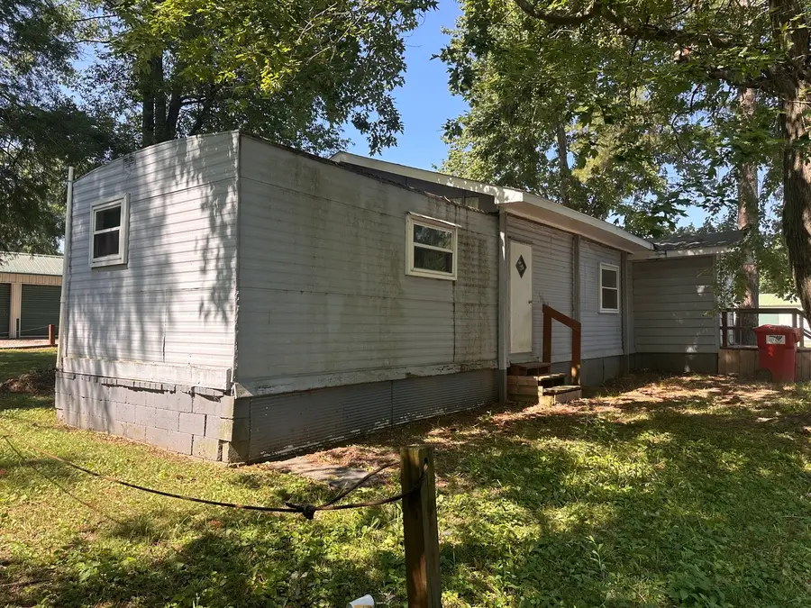 17016 Division Street, Logan, IL 62856 - #3