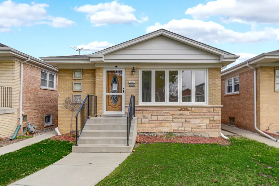 7520 W Carmen Avenue, Harwood Heights, IL 60706 - #2