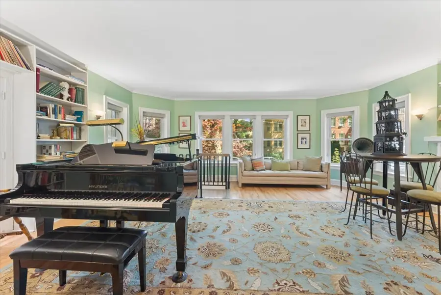 2215 W Arthur Avenue, Chicago, IL 60645 - #2