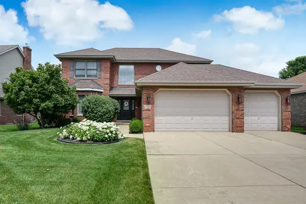 1720 Tower Hill Drive, Woodridge, IL 60517