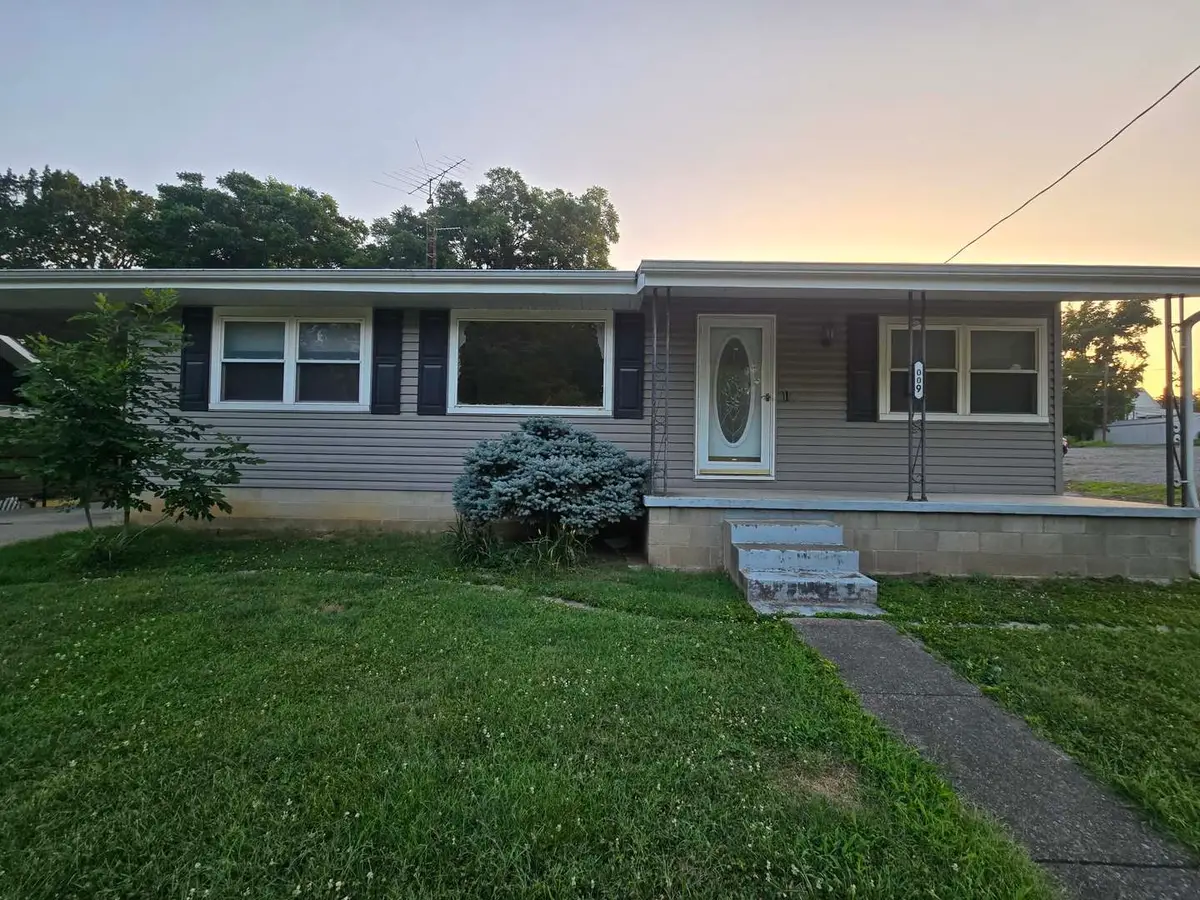 600 S Jackson Street, McLeansboro, IL 62859 - #1