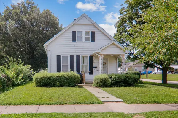 1212 W Chestnut Street, Bloomington, IL 61701