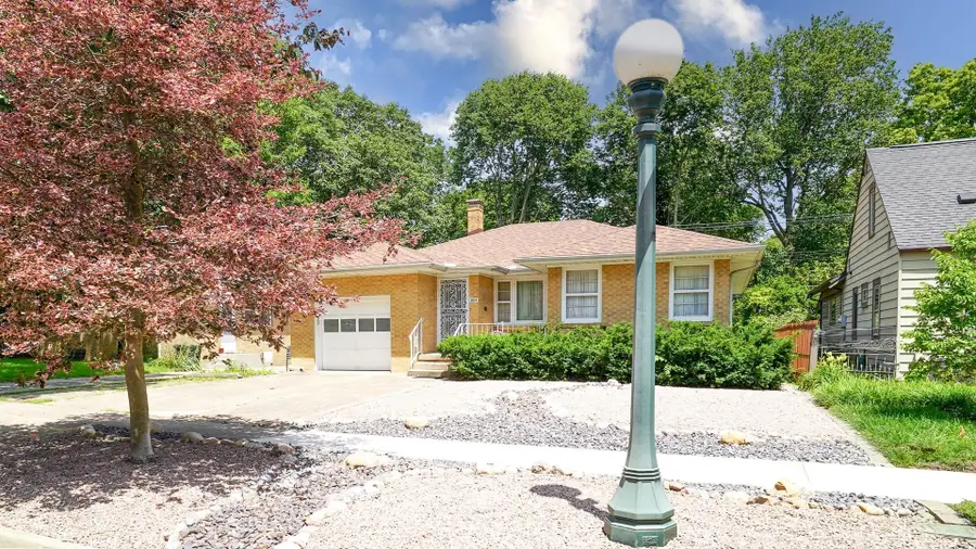 804 W White Street, Champaign, IL 61820 - #2