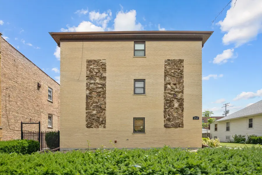 2545 N 72nd Court #1, Elmwood Park, IL 60707 - #3