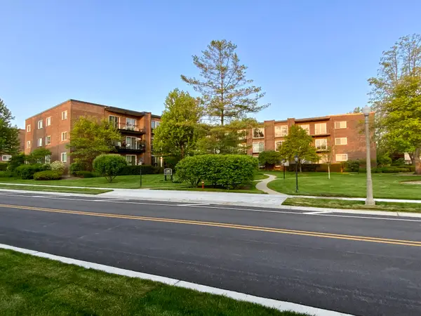 1290 N Western Avenue #103, Lake Forest, IL 60045