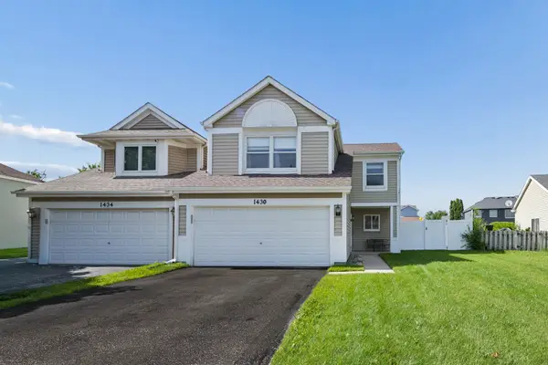1430 S Pembroke Drive, South Elgin, IL 60177