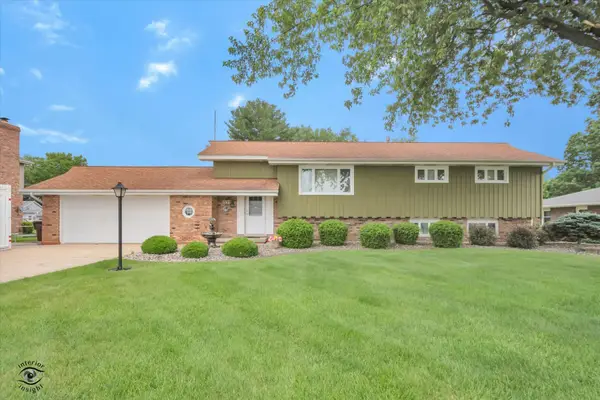713 Oak Park Avenue, Beecher, IL 60401