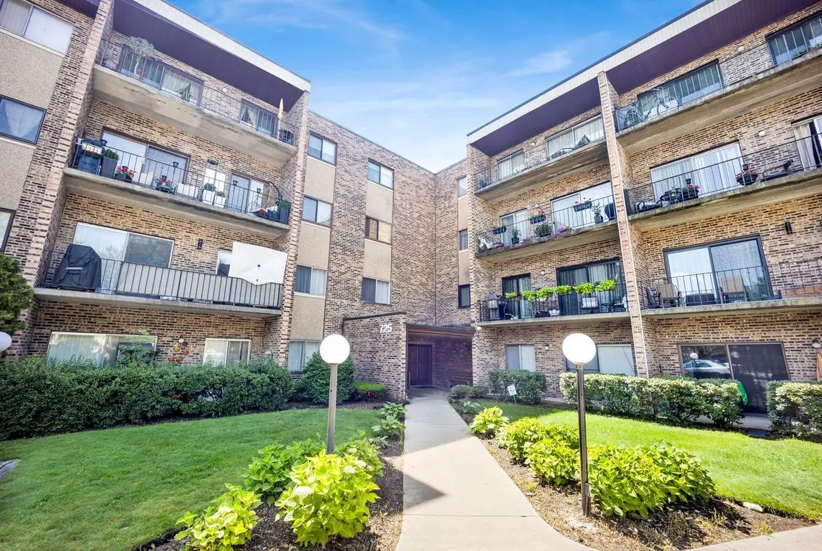 725 W Huntington Commons Road #416, Mount Prospect, IL 60056 - #1