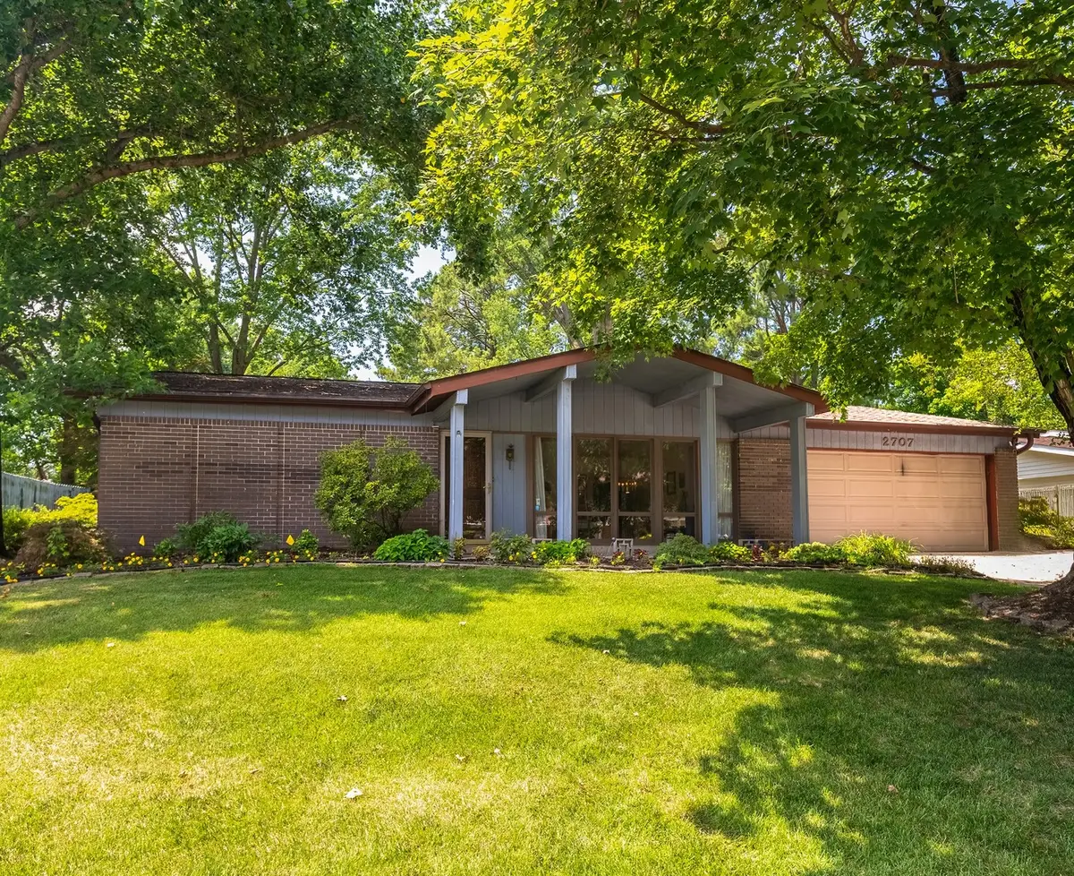 2707 W Sunset Drive, Carbondale, IL 62901 - #1