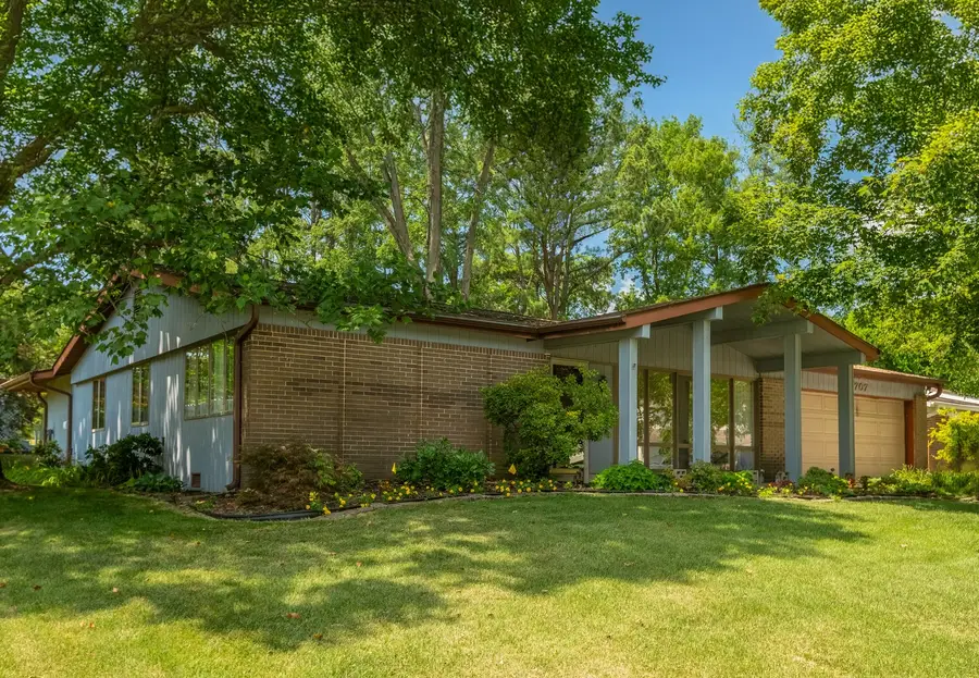 2707 W Sunset Drive, Carbondale, IL 62901 - #2