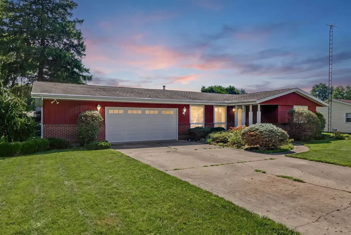 414 S Seymour Street, Oakwood, IL 61858 - #1