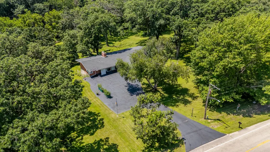17519 Hickory Hills Road, Sterling, IL 61081 - #2
