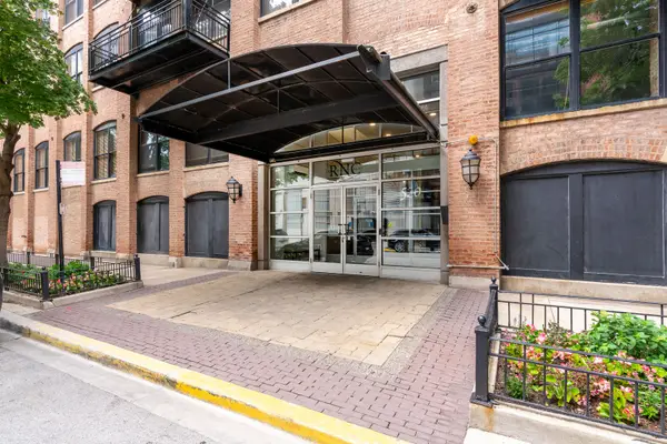520 W Huron Street #504, Chicago, IL 60654