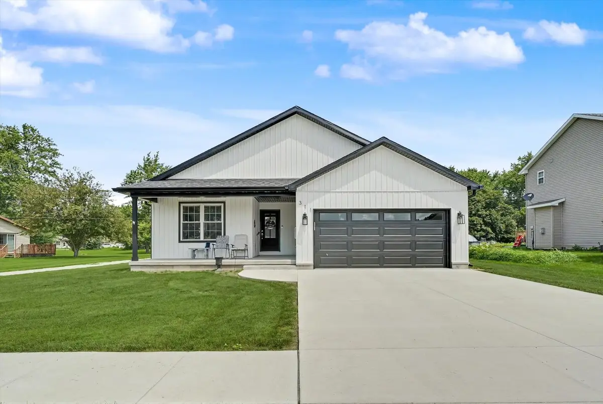 311 E Meuser Drive, Paxton, IL 60957 - #1