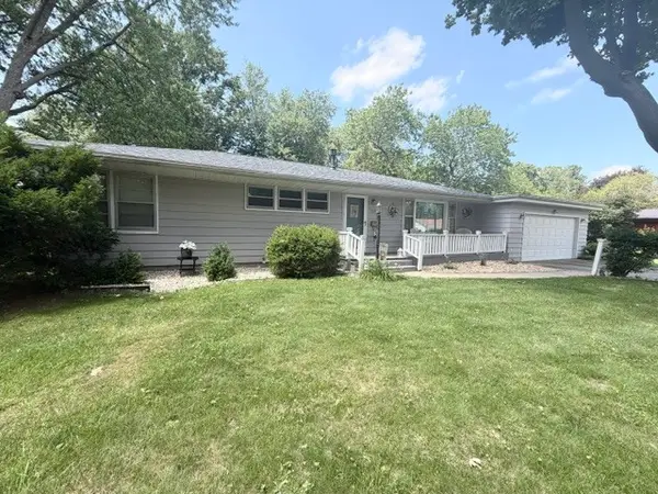 1100 Meadowview Drive, Mendota, IL 61342