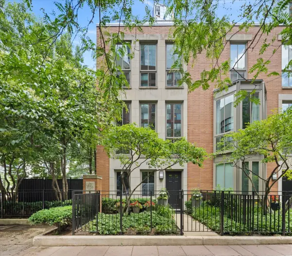 447 N Mcclurg Court #447, Chicago, IL 60611