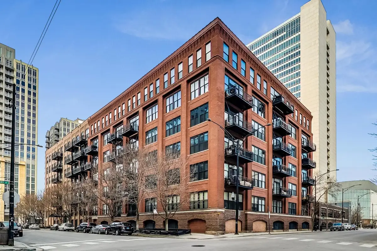 Address Withheld By Seller, Chicago, IL 60654 - #1