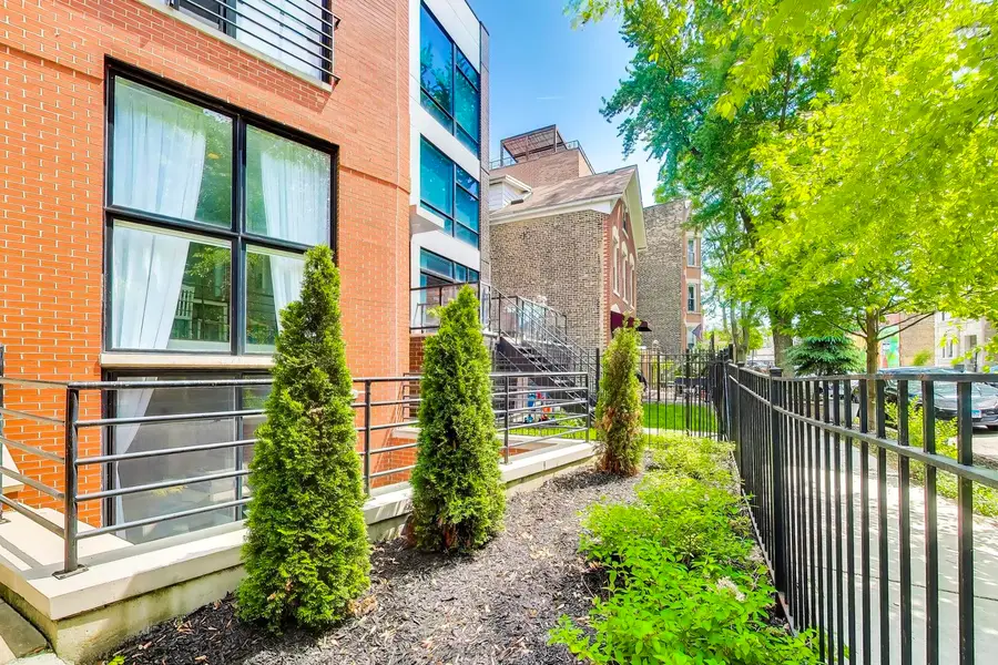 831 N Hermitage Avenue #1, Chicago, IL 60622 - #2