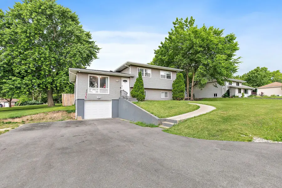 140 Skyline Drive, Carpentersville, IL 60110 - #2
